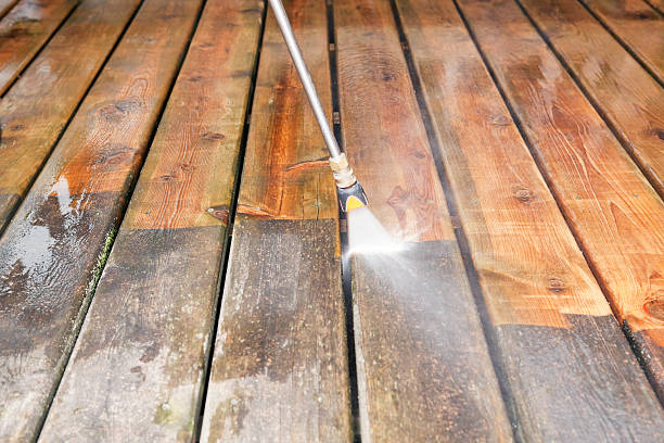 Best Concrete Pressure Washing  in Walls, MS